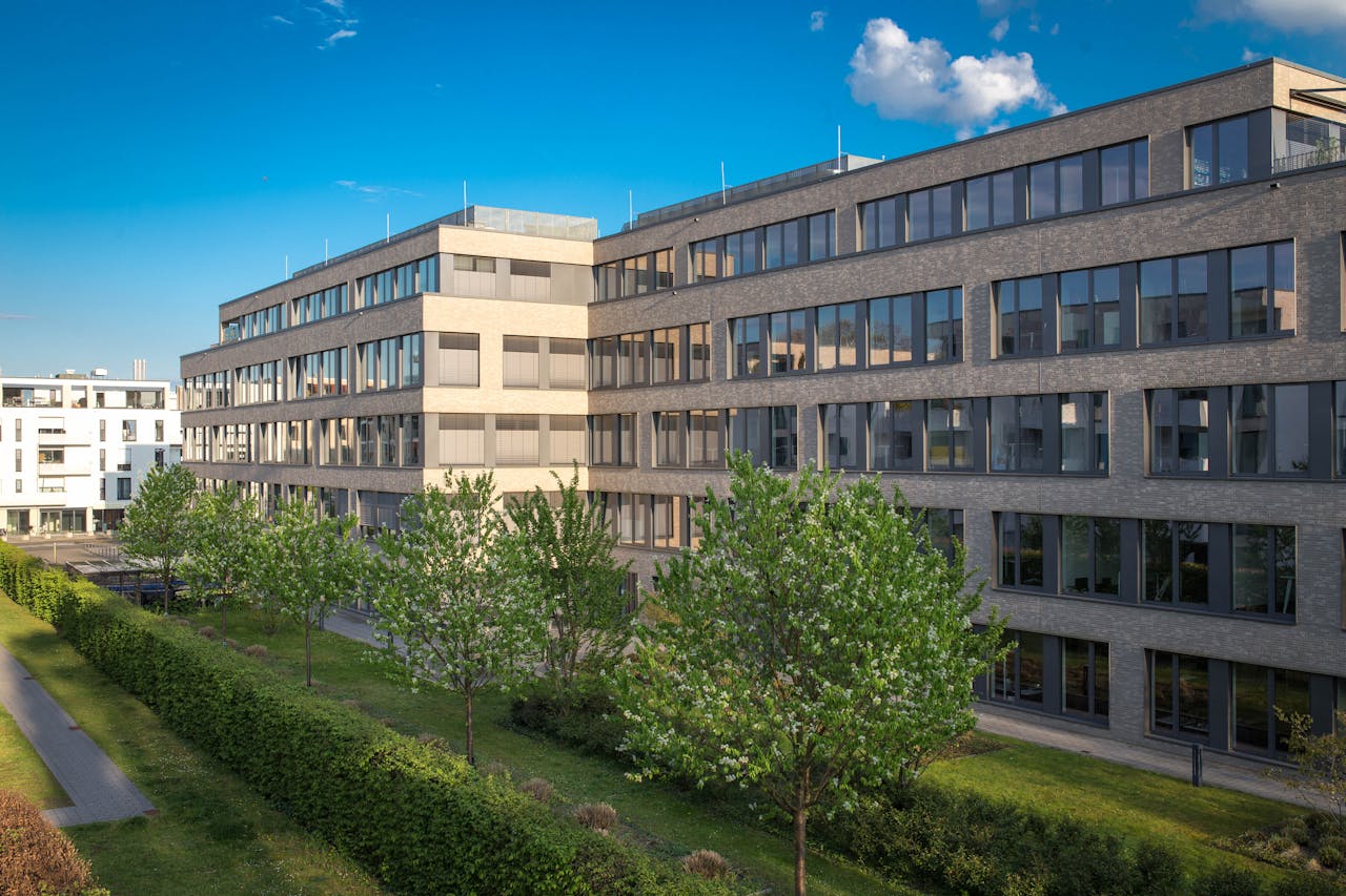 Commercial Real Estate Investing vs Residential: 2026 Guide